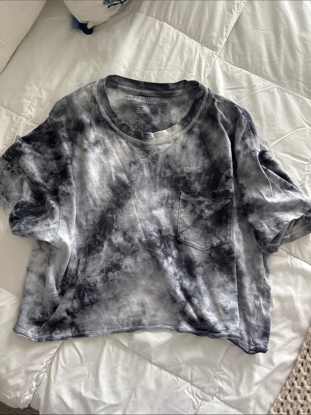 American Eagle Outfitters Black and Gray Tie-Dye Crop Pocket Tee